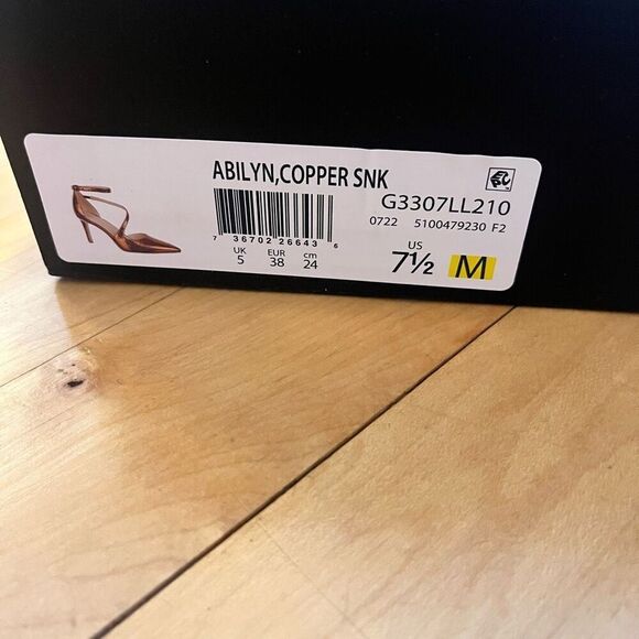 27 Edit Abilyn Ankle Strap Pump size 7.5 - Picture 9 of 9